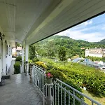 Villa Amalia: Spacious Garden Retreat With Fireplace In *