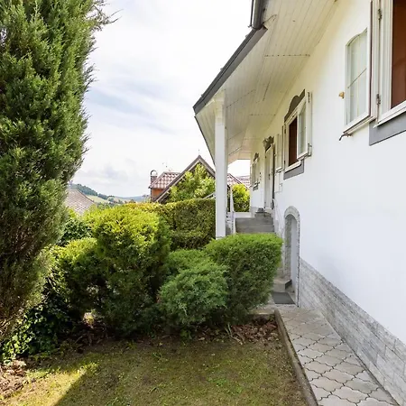 Amalia, Centrum Banska Stiavnica, Parkovanie Pre 2 Auta, Velka Zahrada S Krbom, Amalia Pre 16 Osob Alebo Samostatne Nezavisle Prve Podlazie Ama Pre 8 Osob Alebo Samostatne Nezavisle Podkrovie Lia Pre 8 Osob,pristup Cez Pi