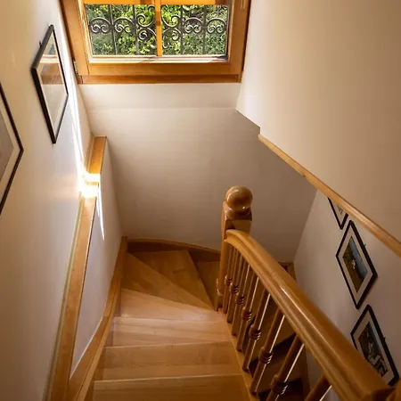 Amalia, Centrum Banska Stiavnica, Parkovanie Pre 2 Auta, Velka Zahrada S Krbom, Amalia Pre 16 Osob Alebo Samostatne Nezavisle Prve Podlazie Ama Pre 8 Osob Alebo Samostatne Nezavisle Podkrovie Lia Pre 8 Osob,pristup Cez Pi *