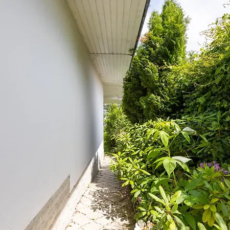 ヴィラ Amalia, Centrum Banska Stiavnica, Parkovanie Pre 2 Auta, Velka Zahrada S Krbom, Amalia Pre 16 Osob Alebo Samostatne Nezavisle Prve Podlazie Ama Pre 8 Osob Alebo Samostatne Nezavisle Podkrovie Lia Pre 8 Osob,pristup Cez Pi Banská Štiavnica
