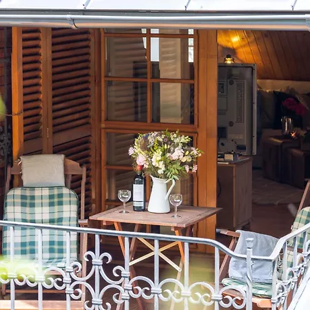 Amalia, Centrum Banska Stiavnica, Parkovanie Pre 2 Auta, Velka Zahrada S Krbom, Amalia Pre 16 Osob Alebo Samostatne Nezavisle Prve Podlazie Ama Pre 8 Osob Alebo Samostatne Nezavisle Podkrovie Lia Pre 8 Osob,pristup Cez Pi *