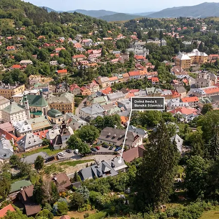 Amalia, Centrum Banska Stiavnica, Parkovanie Pre 2 Auta, Velka Zahrada S Krbom, Amalia Pre 16 Osob Alebo Samostatne Nezavisle Prve Podlazie Ama Pre 8 Osob Alebo Samostatne Nezavisle Podkrovie Lia Pre 8 Osob,pristup Cez Pi Banská Štiavnica
