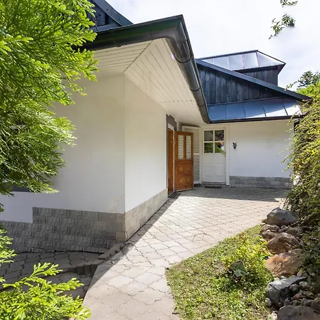 Amalia, Centrum Banska Stiavnica, Parkovanie Pre 2 Auta, Velka Zahrada S Krbom, Amalia Pre 16 Osob Alebo Samostatne Nezavisle Prve Podlazie Ama Pre 8 Osob Alebo Samostatne Nezavisle Podkrovie Lia Pre 8 Osob,pristup Cez Pi * Banská Štiavnica