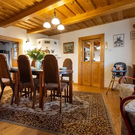 Amalia, Centrum Banska Stiavnica, Parkovanie Pre 2 Auta, Velka Zahrada S Krbom, Amalia Pre 16 Osob Alebo Samostatne Nezavisle Prve Podlazie Ama Pre 8 Osob Alebo Samostatne Nezavisle Podkrovie Lia Pre 8 Osob,prístup Cez Pi Villa *