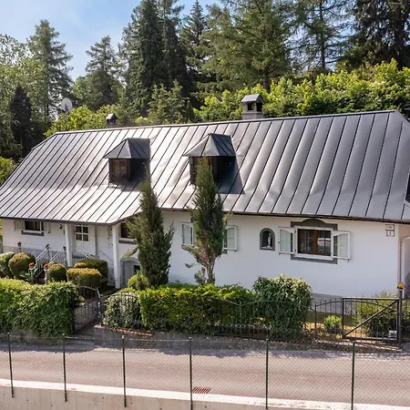 Amalia, Centrum Banska Stiavnica, Parkovanie Pre 2 Auta, Velka Zahrada S Krbom, Amalia Pre 16 Osob Alebo Samostatne Nezavisle Prve Podlazie Ama Pre 8 Osob Alebo Samostatne Nezavisle Podkrovie Lia Pre 8 Osob,pristup Cez Pi * Banská Štiavnica
