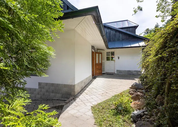 Amalia, Centrum Banska Stiavnica, Parkovanie Pre 2 Auta, Velka Zahrada S Krbom, Amalia Pre 16 Osob Alebo Samostatne Nezavisle Prve Podlazie Ama Pre 8 Osob Alebo Samostatne Nezavisle Podkrovie Lia Pre 8 Osob,pristup Cez Pi * Banská Štiavnica