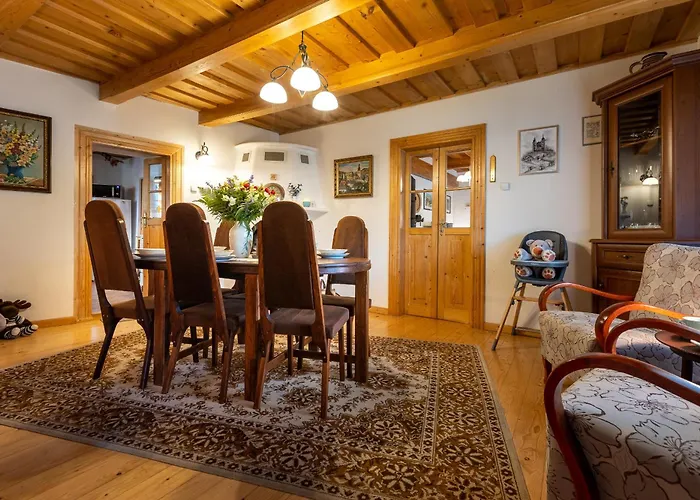 Amalia, Centrum Banska Stiavnica, Parkovanie Pre 2 Auta, Velka Zahrada S Krbom, Amalia Pre 16 Osob Alebo Samostatne Nezavisle Prve Podlazie Ama Pre 8 Osob Alebo Samostatne Nezavisle Podkrovie Lia Pre 8 Osob,pristup Cez Pi Βίλα *